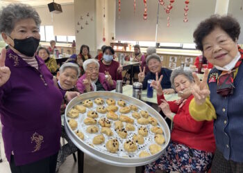 嘉基長青園手作千歲饅頭飄出年味香