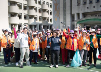 嘉市環境清潔週 除舊佈新迎新春 百名志工動員清理嘉園