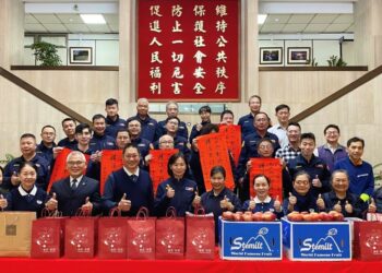 春節前夕慈濟松聯處送暖慰問保大警 同心防詐護治安