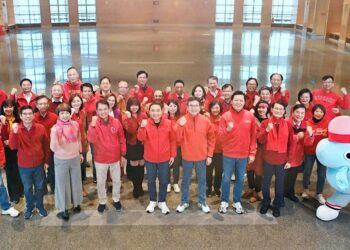 新北市蛇年賀歲片運動風 侯友宜揪團隊挑戰世壯運競賽項目