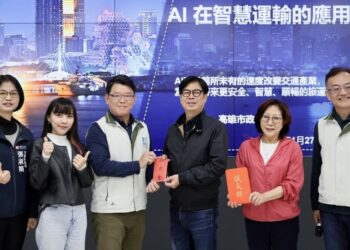 小年夜視察智慧運輸中心感謝同仁辛勞 陳其邁現場連線警廣 提醒用路人掌握即時路況