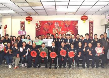 「雄」幸福 「警」如意   雄警局長發紅包嘉勉勤務辛勞