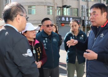 頭份市建國路與文化街32巷路口交通瓶頸          鍾東錦會勘研擬解決方案