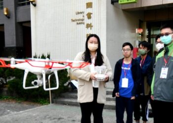 正修建築系體驗營“燃”起熱情  空拍機 AI創作樂趣無窮