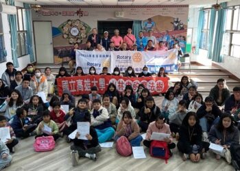 高大師長前進原鄉推廣科普教育