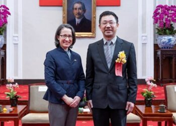 台中巨蛋奪國家建築金質獎「全國首獎」 建設局獲副總統蕭美琴接見讚揚