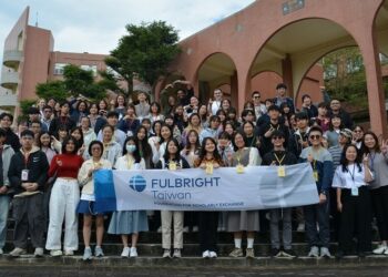 全英探索自我　中山大學攜學術交流基金會首辦英語冬令營