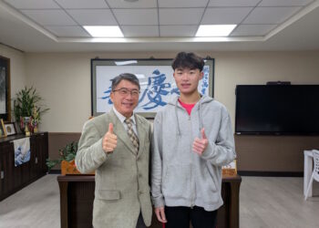 永慶高中王宥喆錄取加拿大西門菲莎大學 創校16年來首位直升海外大學學生