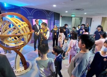 翻轉大未來 點燃科學夢  偏鄉科學小樹苗科工館探索科技奧秘