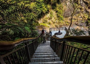 尖石秘境小錦屏迎雙喜        溫泉步道、聯絡道路齊完工