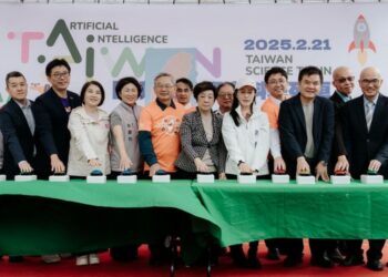 「國境之南—迎曦科學列車」 首發南迴 點亮偏鄉的科學之旅