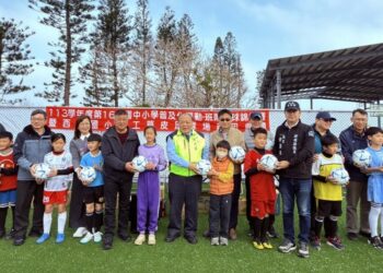 班際足球錦標賽暨西溪國小人工草皮足球場啟用 陳光復勉勵學童善用資源