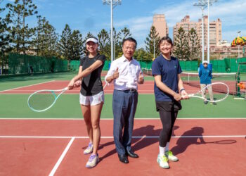 嘉義縣立網球場整修完工啟用 縣長翁章梁為縣運網球賽開球