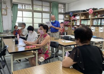 樂在學習的廖欽松  讓屏東市樂齡學習中心師生感佩懷念