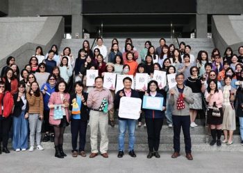 致敬婦女節   高雄大學贈送女性教職員 「袋來安心、袋來幸福」提袋