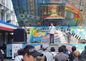 提前過植樹節  立委蘇清泉辦理捐發票  換樹苗活動