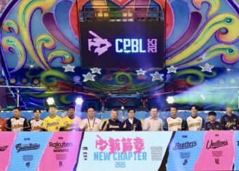 出席中華職棒36年開季團圓大辦桌 陳其邁：期許台鋼雄鷹奪得佳績 高雄雄勇