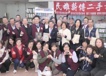 翻轉弱勢孩子的命運 台北龍華扶輪社捐助民雄薪傳二手書店