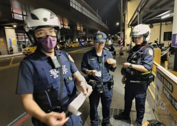 民眾認為屏東市警察搶錢  警察振振有詞說是執法  觀感問題