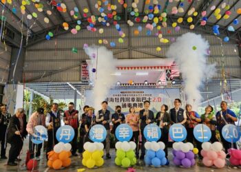 提升旭海地區交通機能 屏縣府輔導牡丹灣部落全人文教協會營運幸福巴士