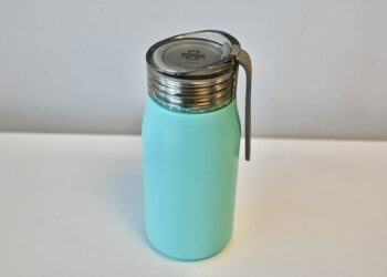 中鋼114年股東會紀念品登場　「輕巧冷水瓶」實用環保兼具設計感