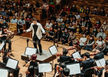 跨時代交響樂團深入校園  校園講座與青年對「彈」