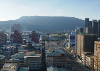 從製造島到智慧產業鏈 台灣經濟轉型的機會與制度考驗