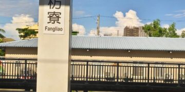 鐵道迷如果巧遇這兩件事，會興奮會拍照  還會寫下紀錄