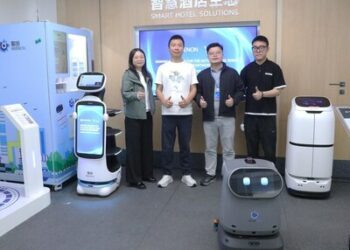 YY Group與擎朗智能深化策略合作，推動科技賦能酒店解決方案