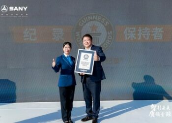 三一重工JP100創下新的「噴水高度最高的消防車」吉尼斯世界紀錄™