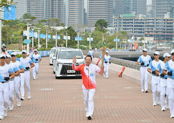 十五運會火炬傳遞開跑,廣汽集團董事長馮興亞擔任火炬手