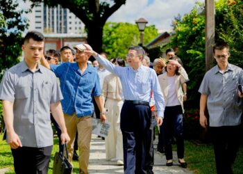 行政院長卓榮泰走訪屏東勝利星村  周春米盼中央挹注經費