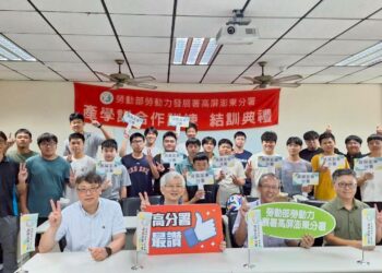 屏科大機械系產學攜手2.0  產學訓專班一年超過50張證照`