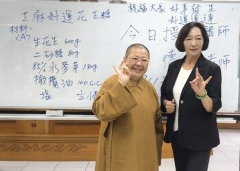 將軍夫人王德宇熱心公益　親授手工花生糖　屏東佛光講堂飄出甜蜜與愛心