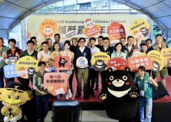 2025高雄鹹酥雞嘉年華熱力開炸 首日吸引破5萬人潮 65家名店端出最強炸物 競逐最佳人氣王