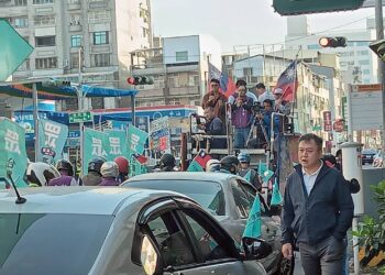 不該被遺忘的行憲紀念日　高雄車隊集結守護憲政、反對毀憲亂政