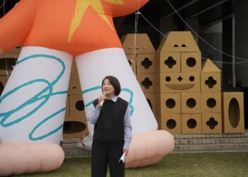 屏縣府變身童趣樂園 萬名親子嗨翻全場