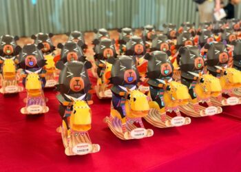 2026台灣燈會小提燈「喔熊馬抵嘉」超萌亮相  3月3日起嘉義縣限量發放、送完為止