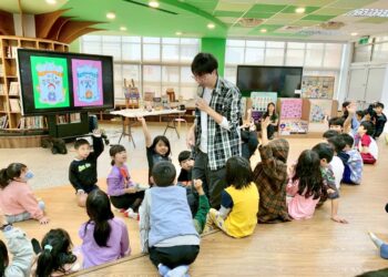 忠孝耶誕飄書香   繪本故事雙主場