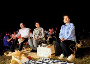 從草地仰望星空! 聽語障朋友恆春觀星初體驗