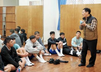 【全國賽前最強後盾】青年國中金虎籃球隊全力備戰　正修科大養生保健團隊到校守護選手健康