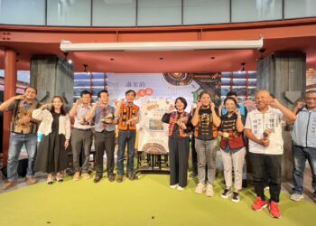 《誰家的毛毛蟲在唱歌呀！》繪本新書發表會 佳義國小孩子用畫筆 展現族語與土地的連結