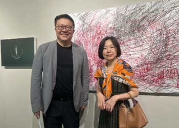 高雄現代畫學會聯展﹝邊陲的中央 ─ 堅定的浪漫﹞開幕