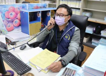 男子拒測遭屏東分署強力執行 母親到場含淚感謝同仁