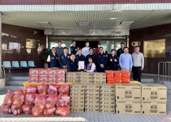 美濃南天太子宮攜手旗山警分局送暖  警民合作關懷獨居長輩與弱勢家庭