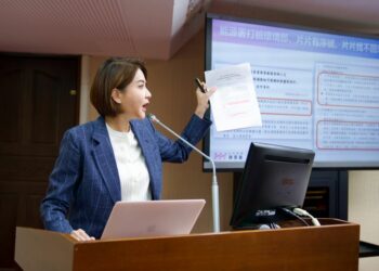 陳菁徽揭公文打臉環境部　經濟部坦言風災後光電板「序號盤點不可行」