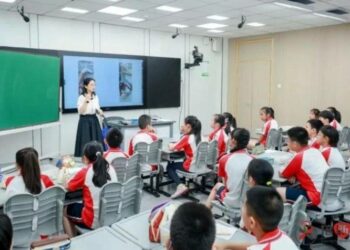 北京183萬中小學生新學期上AI課　專家憂台灣教育落後國際