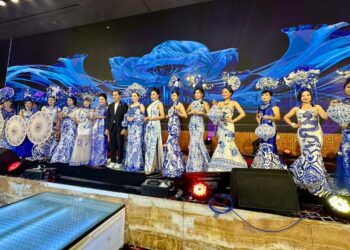 鳳儀天下・旗美登場｜高雄旗袍協會耀眼啟航，開創女性美學新篇章 一場宛如皇室加冕的就職盛典，吳怡萱鳳袍領航、南台灣帶來最華麗的旗袍時尚革命