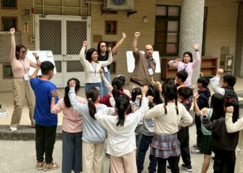 寒假前的英語派對！蔡文國小英語冬令營闖關登場 外籍師資帶領孩子玩出敢開口的英語自信