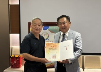 高師大校友總會長曾繼輝博士接任 吳敏男博士功成身退